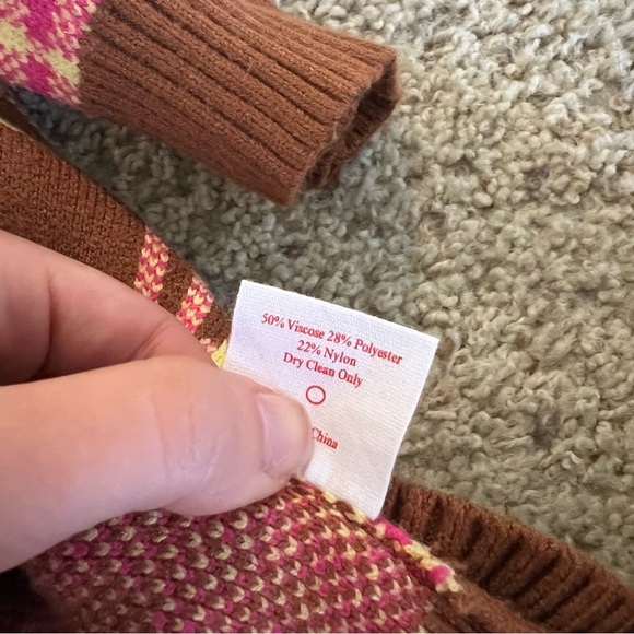 Lisa says Gah plaid print sweater - Picture 4 of 8